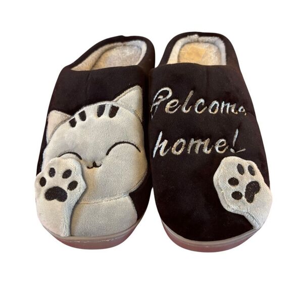 Adorable Welcome Home Cat Slippers. Will make a perfect gift! - Picture 1 of 6